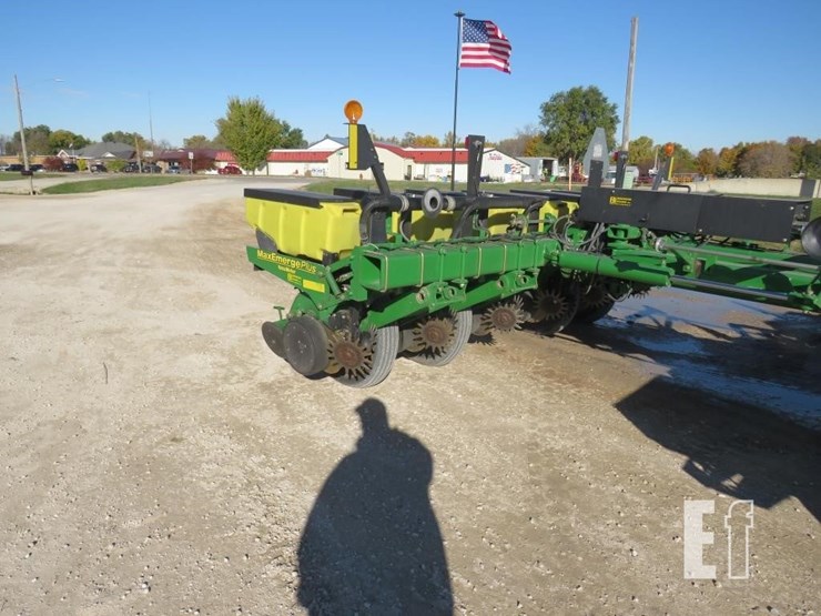 2000-john-deere-1770-image-4