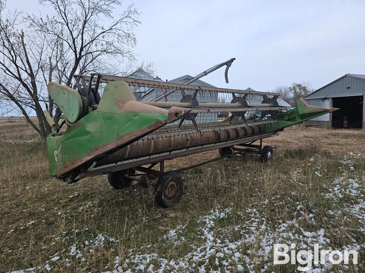 john-deere-224-image-3