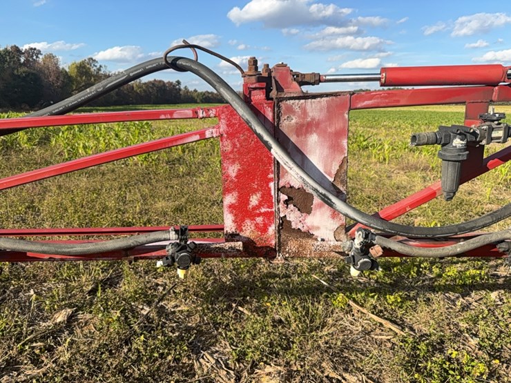case-ih-3185-patriot-sprayer-image-48
