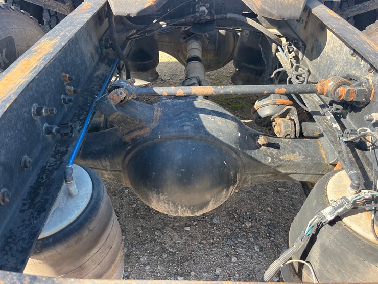 2007-freightliner-cloumbia-120,450-hp-mercedes,-10-speed,-good-rubber,-11r-22.5-tires-on-budd-wheels,-cold-ac,-clean-clean-truck,-779,000-miles,-image-13