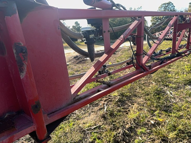 case-ih-3185-patriot-sprayer-image-6