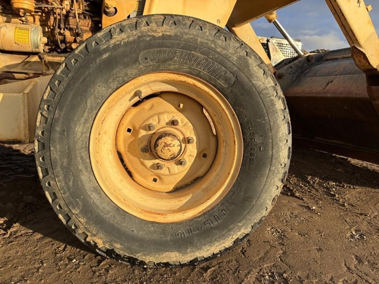 1975-ford-445a-image-23