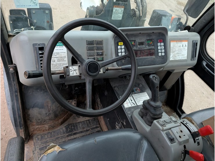 2009-bobcat-5600-toolcat-image-18