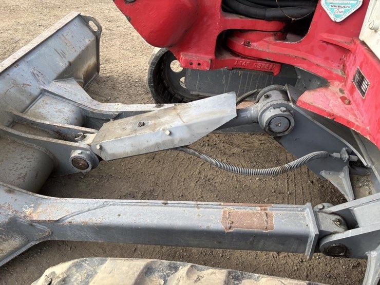 2014-takeuchi-tb290-image-22