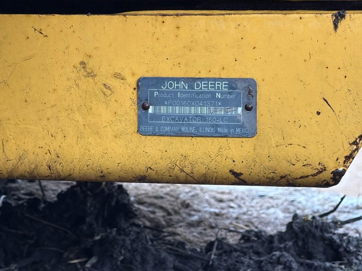 deere-160-lc-image-26