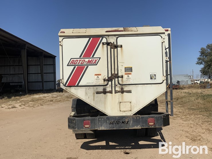 2019-international-7400-image-6