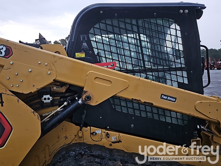 2021-caterpillar-299d3-image-25