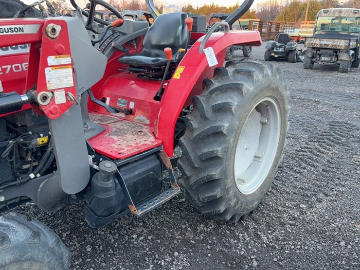 massey-ferguson-2706e-image-16