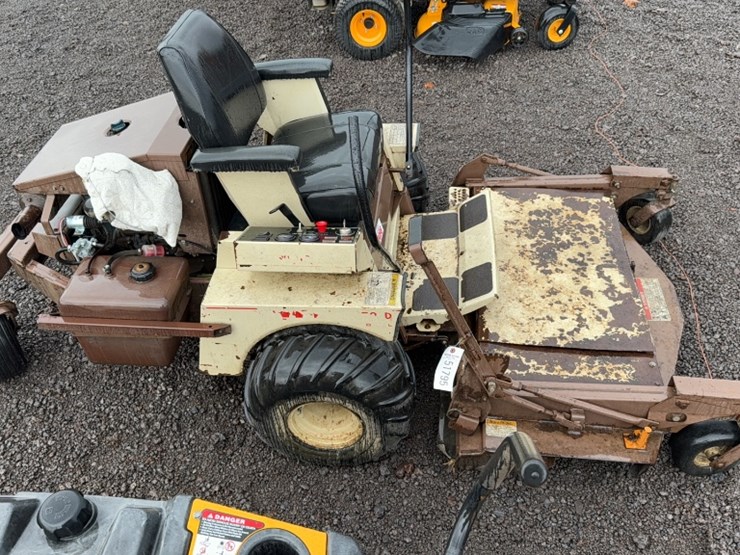 #3098-•-grasshopper-zero-turn-lawn-mower-image-6