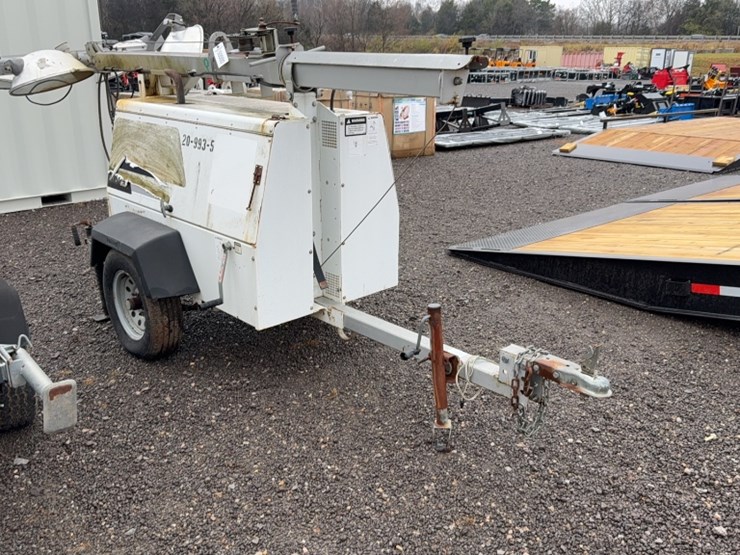 #2061-•-allmand-towable-light-tower-image-2