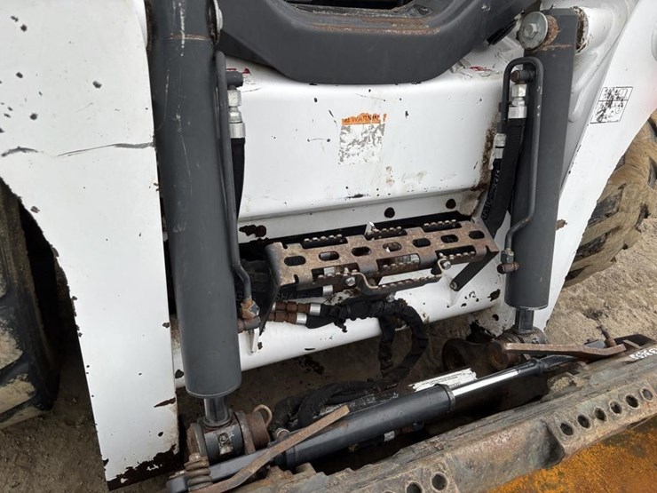2019-bobcat-s630-image-12