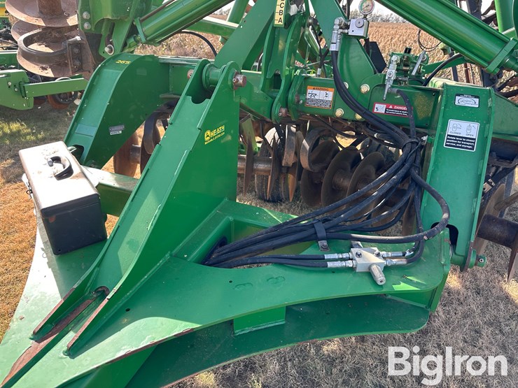 2013-john-deere-2623vt-image-11