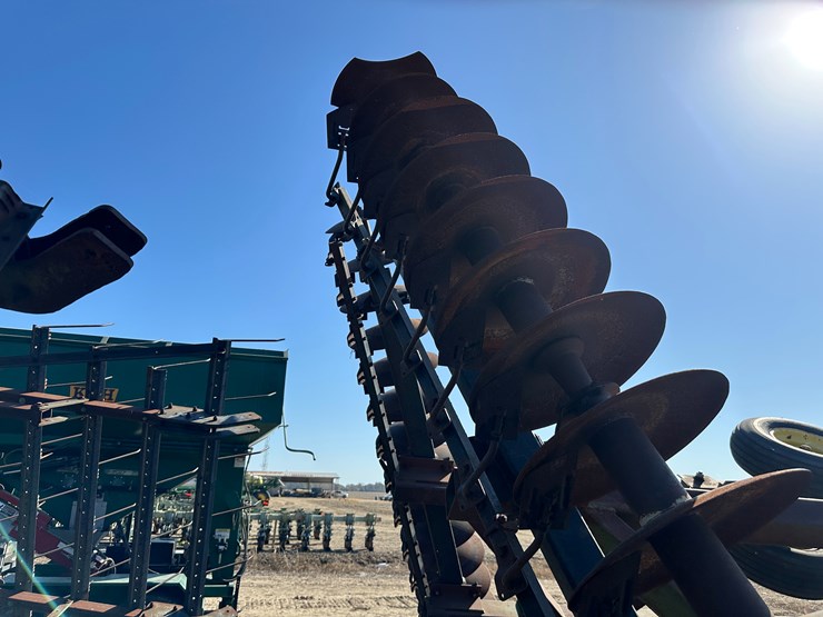 john-deere-26-image-16