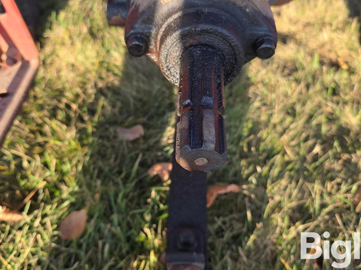 1952-farmall-h-2wd-tractor-image-11