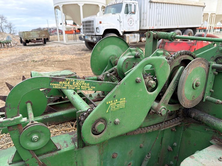 john-deere-24t-image-15