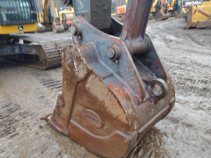 deere-200-lc-image-17