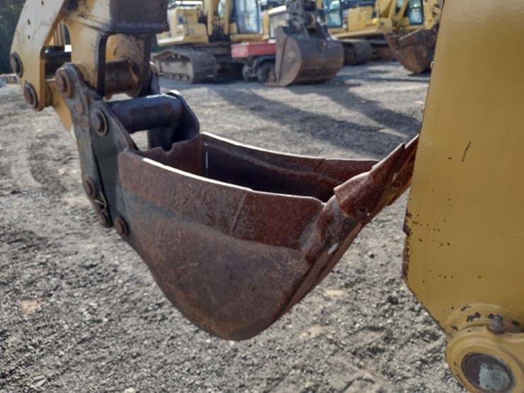 caterpillar-420e-image-35