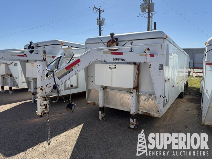 (x)-(3-6)-2014-w-w-trailer-mfg-28'l-3-axle-enclos...-image-1