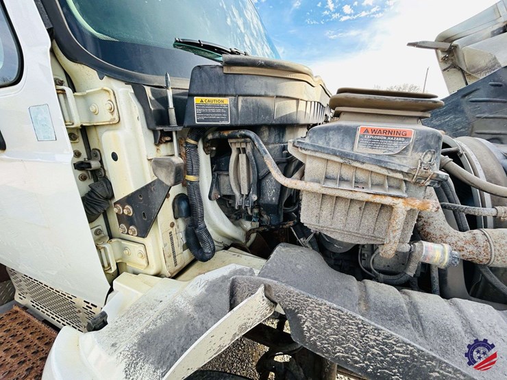 2013-international-durastar-4400-image-65