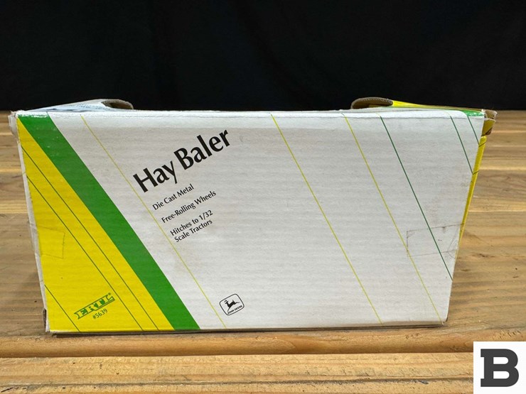 ertl-die-cast-metal-john-deere-replica-toy-baler-1:32-scale-image-3