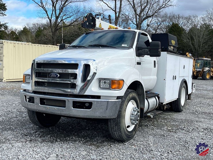 2013-ford-f750-image-12