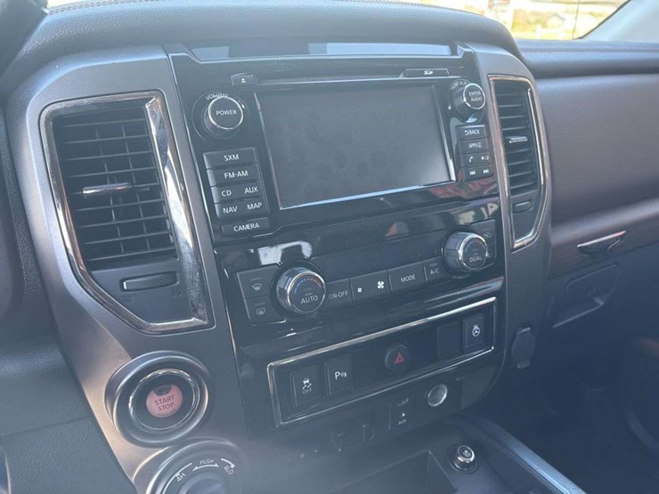 2016-nissan-titan-image-22