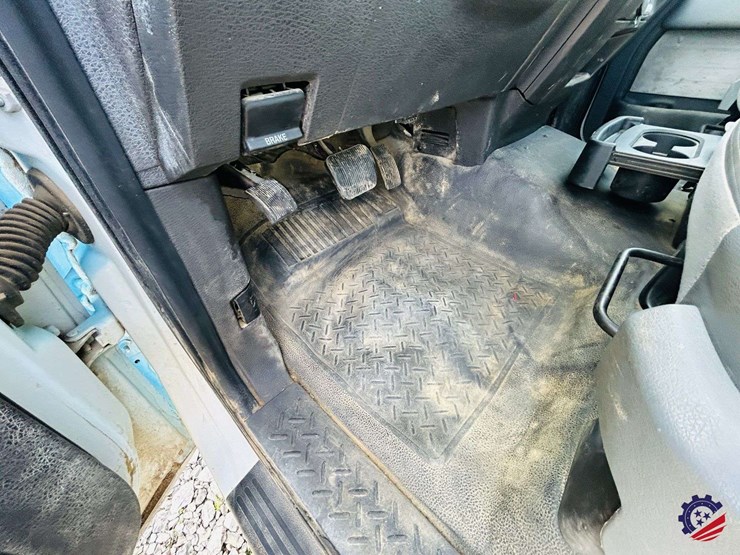 2013-ford-f150-xl-image-78