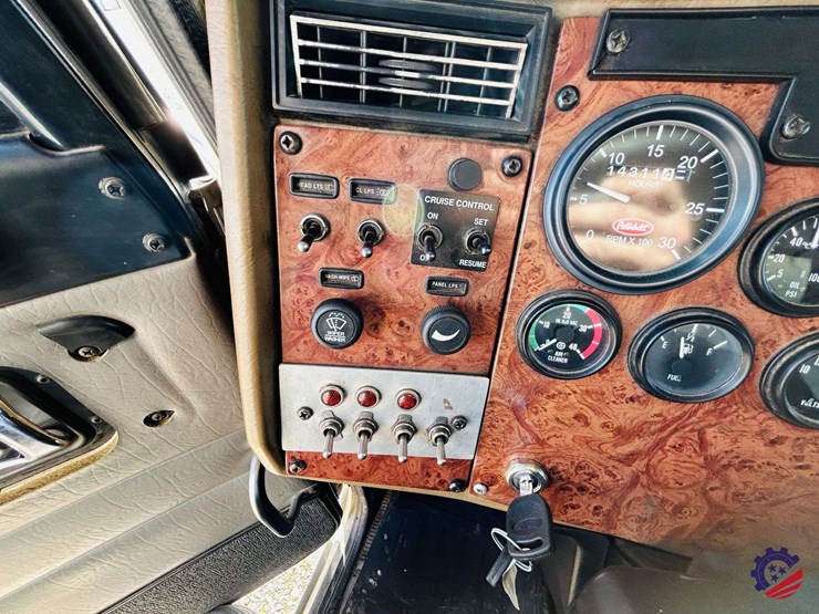 2007-peterbilt-340-image-174