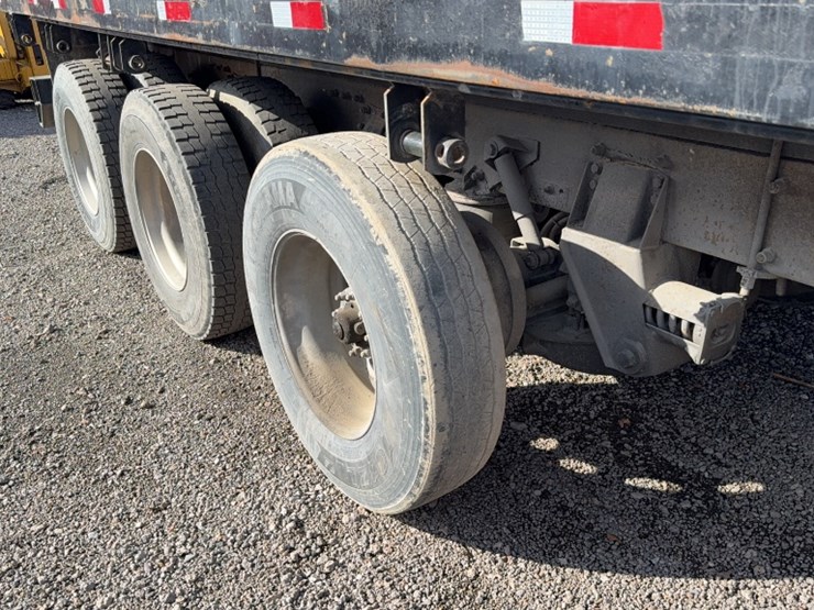 2004-caterpillar-c12-image-5