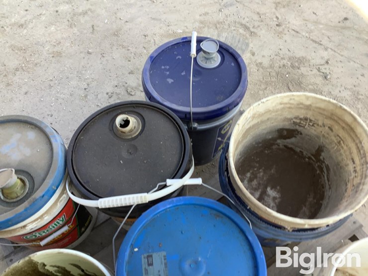 pallet-of-empty-5-gallon-buckets-image-14