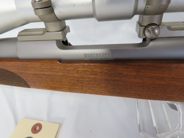 winchester-model-70-classic-stainless-sa-7mm-rem/mag-bolt-action-rifle-image-3