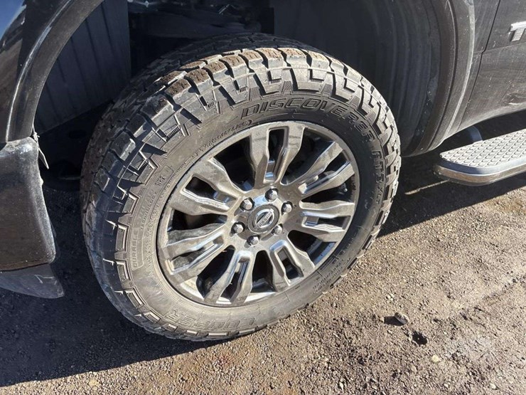 2016-nissan-titan-image-8