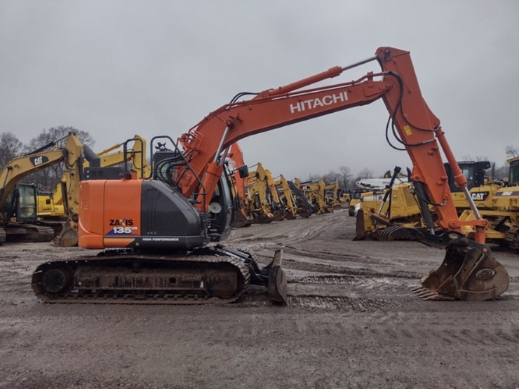 hitachi-zx135us-6-image-3