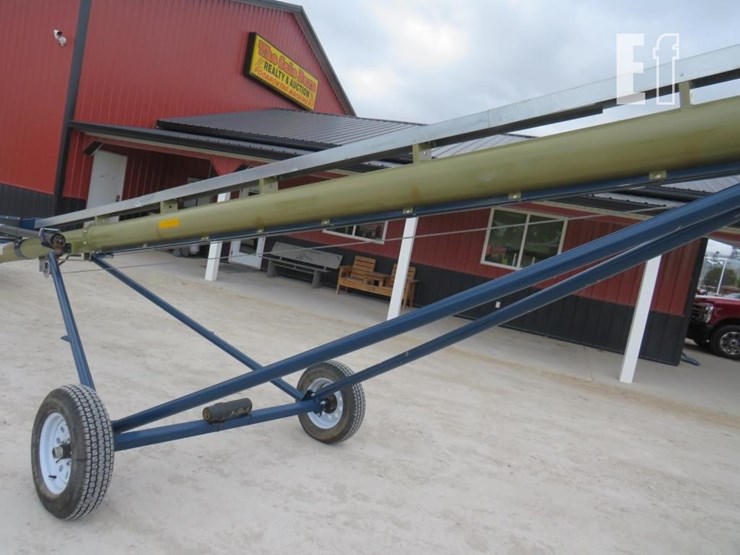 harvest-international-t832-image-7