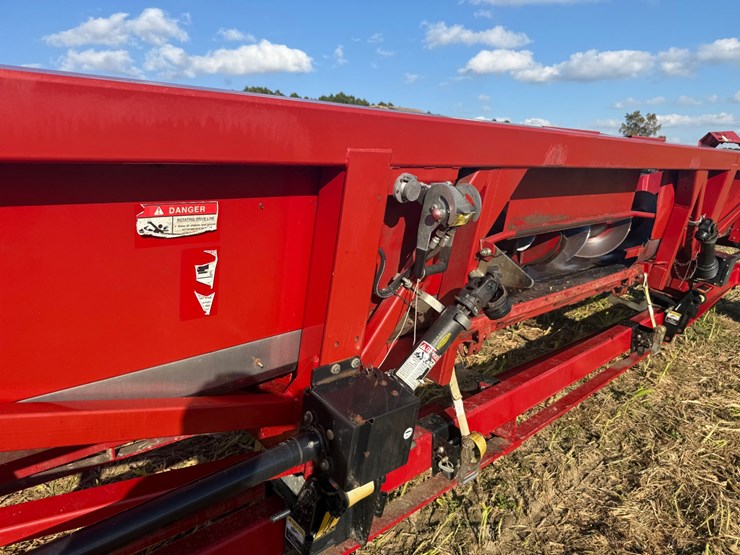 2011-case-ih-3412-image-30