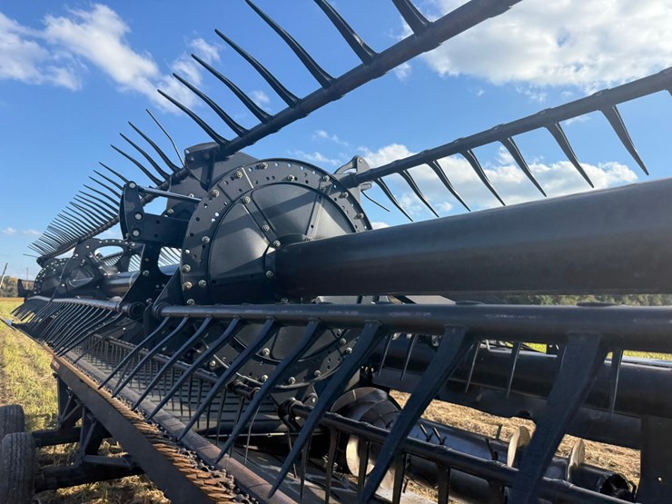 2014-macdon-40-foot-flex-draper-head----header-cart-not-included-image-66