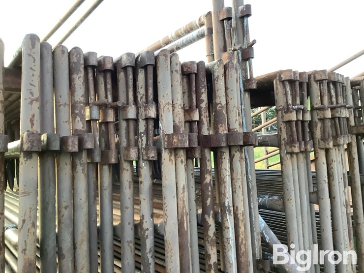 portable-panels-w/loading-gate-on-trailer-image-14