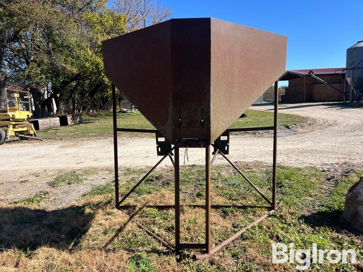 feed/seed-bulk-storage-chute-image-6