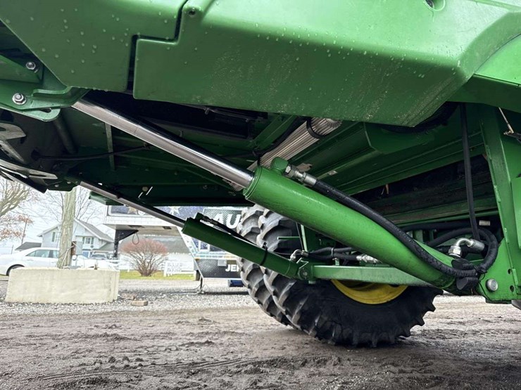 john-deere-s680-image-11