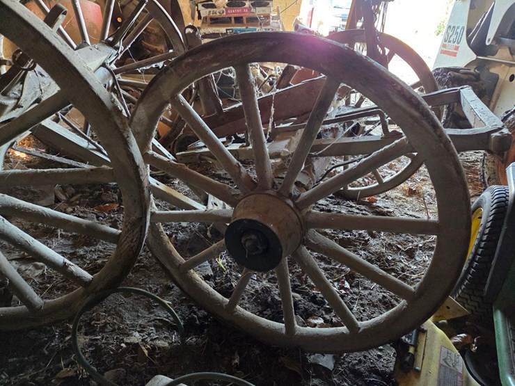 wooden-buck-board-wagon-image-10