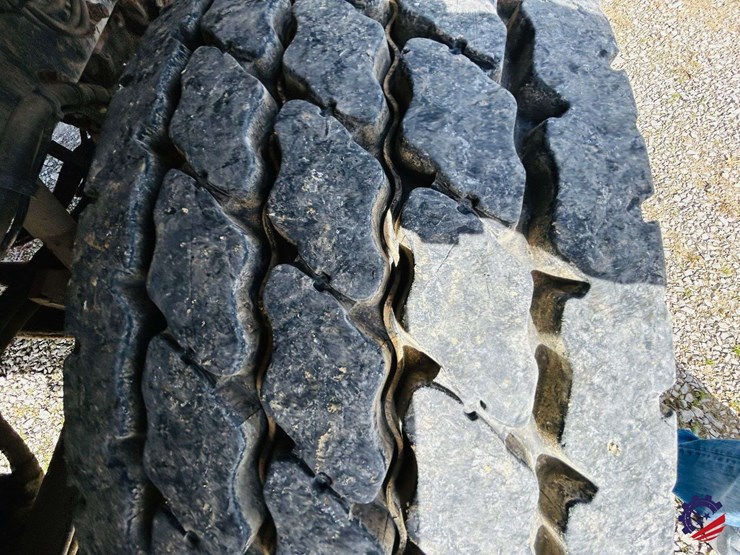 2007-peterbilt-340-image-82