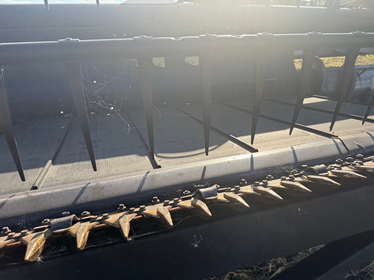 2014-macdon-40-foot-flex-draper-head----header-cart-not-included-image-46