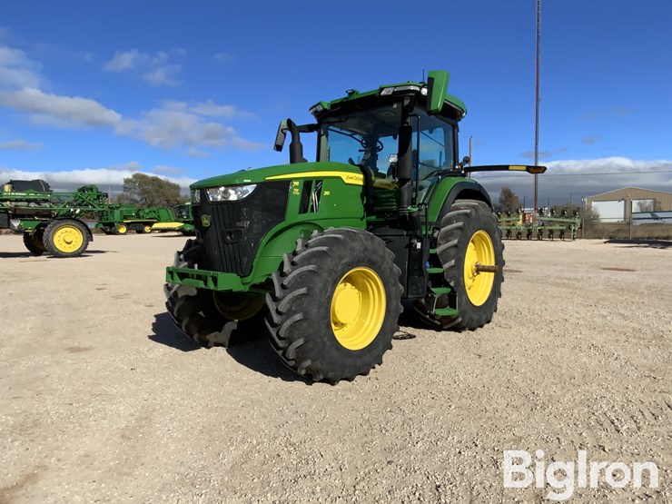 2022-john-deere-7r-210-image-1