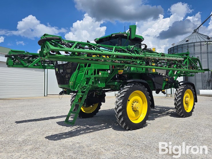 2023-john-deere-410r-image-1