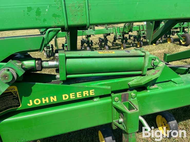 john-deere-845-image-14