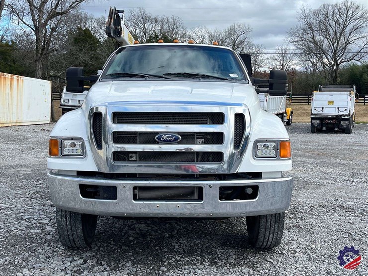 2013-ford-f750-image-13