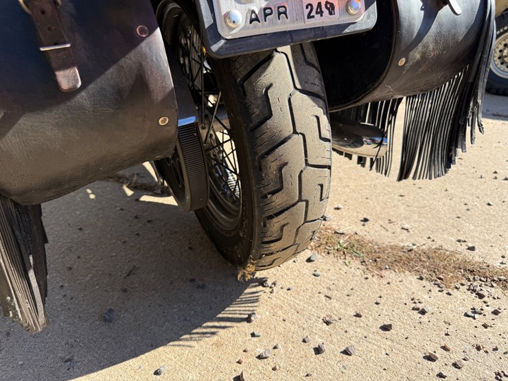 #1738-•-2001-hd-dynawide-glide-bumble-bee-edition-(wi-title-in-delay)-(black-river-falls,-wi)-image-20