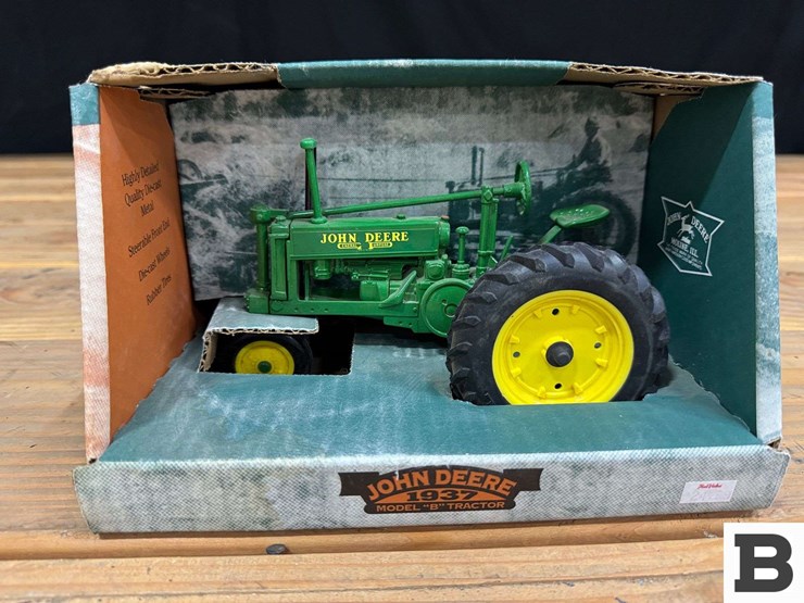 ertl-die-cast-replica-1937-john-deere-model-"b"-tractor-1:16-scale-image-2