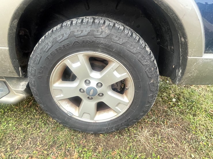 2004-ford-explorer-image-81