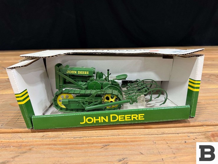 die-cast-replica-john-deere-lindeman-crawler-w/-cultivator-1:16-scale-image-2